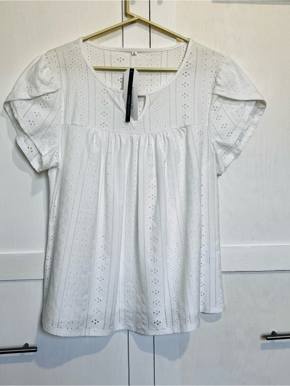 Saukole White Eyelet Lace Cap Sleeve Women's Top, XL